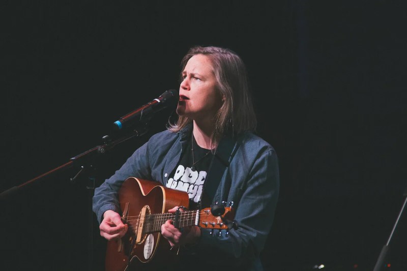 Jobless claims soar as COVID-19 spreads