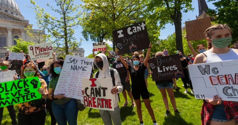 Milwaukee Orders Police To Develop An ‘I Can’t Breathe’ Policy