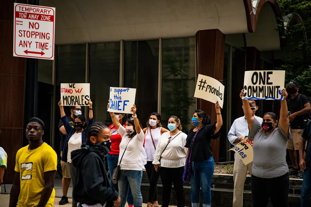 Milwaukee Police Chief Holds on to Job