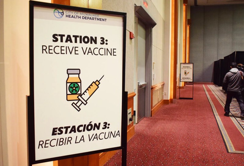 Wisconsin Center Vaccine Sign