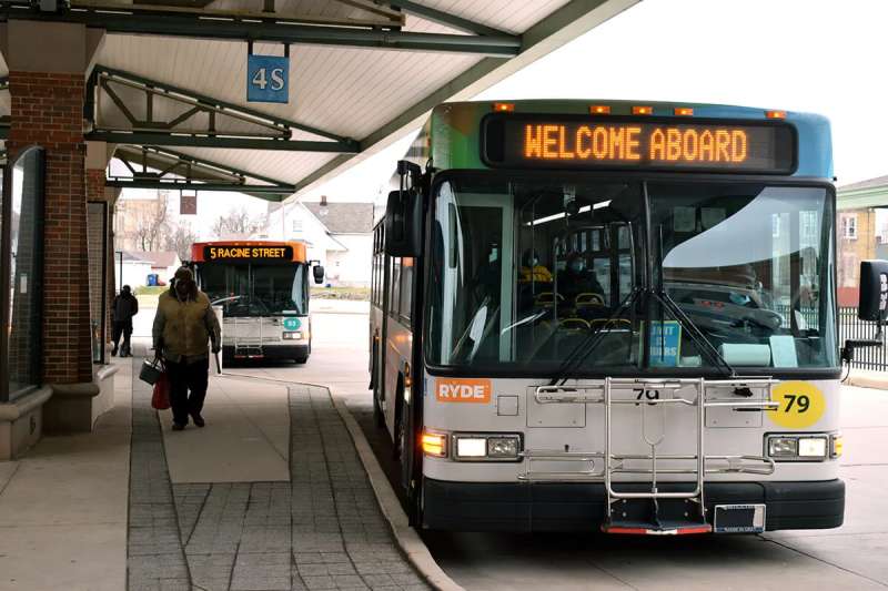 Racine buses