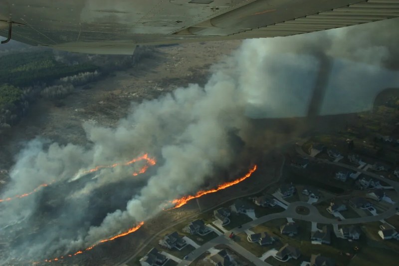 fire by homes in menomonee falls