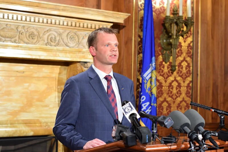 Senate Majority Leader Devin LeMahieu (R-Oostburg) delivers the Republican response to Gov. Tony Evers' 2022 State of the State address. (Photo by Jonathon Sadowski)