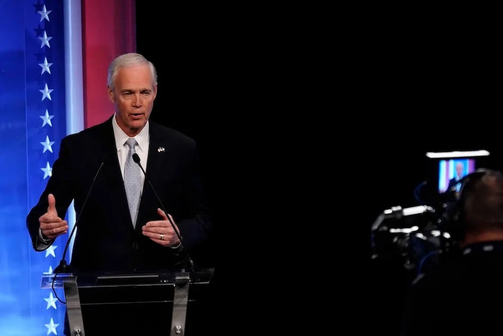 Classless: Why Ron Johnson got booed (loudly) at the final US Senate Debate