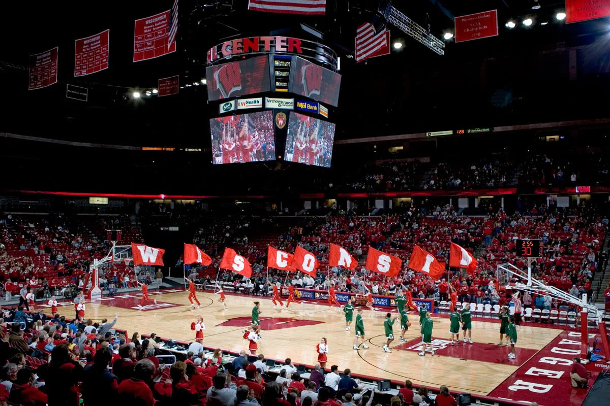 <strong>5 Reasons to Get Excited for the 2022-23 Badger Men’s Basketball Season</strong>