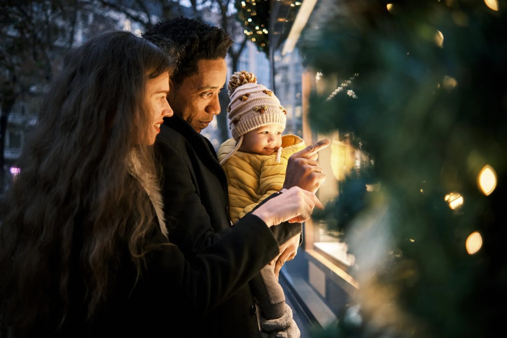 5 Christmas Traditions You Should Start with Your Family This Year