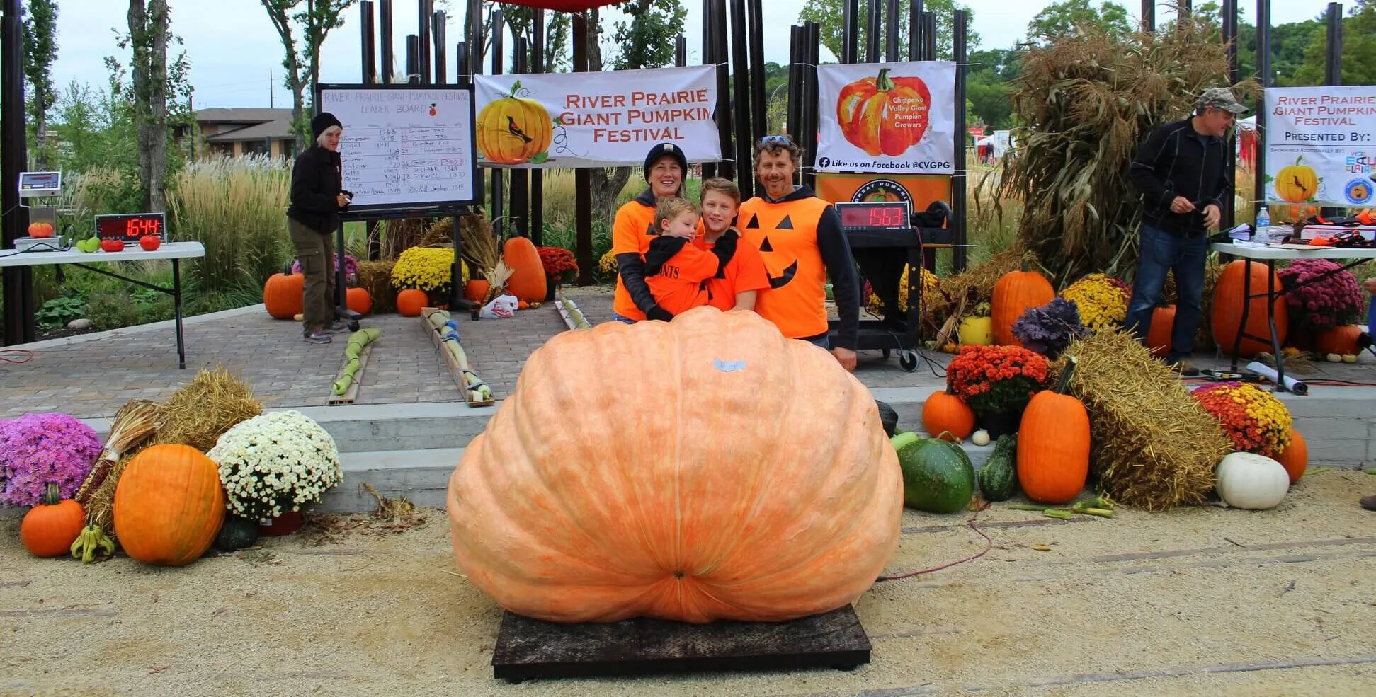 Go Big or Go(urd) Home: Giant Pumpkin Growers Compete for Wisconsin’s Top Prize