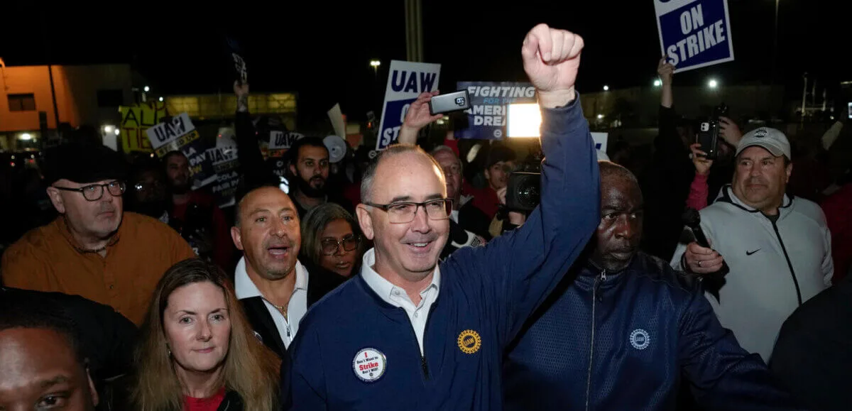 Workers Strike Against Big 3 Automakers for First Time in History Workers Strike Against Big 3 Automakers for First Time in History