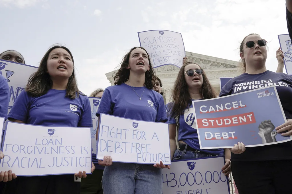 Biden cancels student loan debt for 3,940 more Wisconsinites