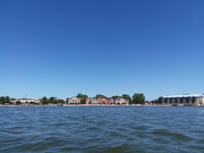 8 Wisconsin lakes where you can rent a stand-up paddleboard