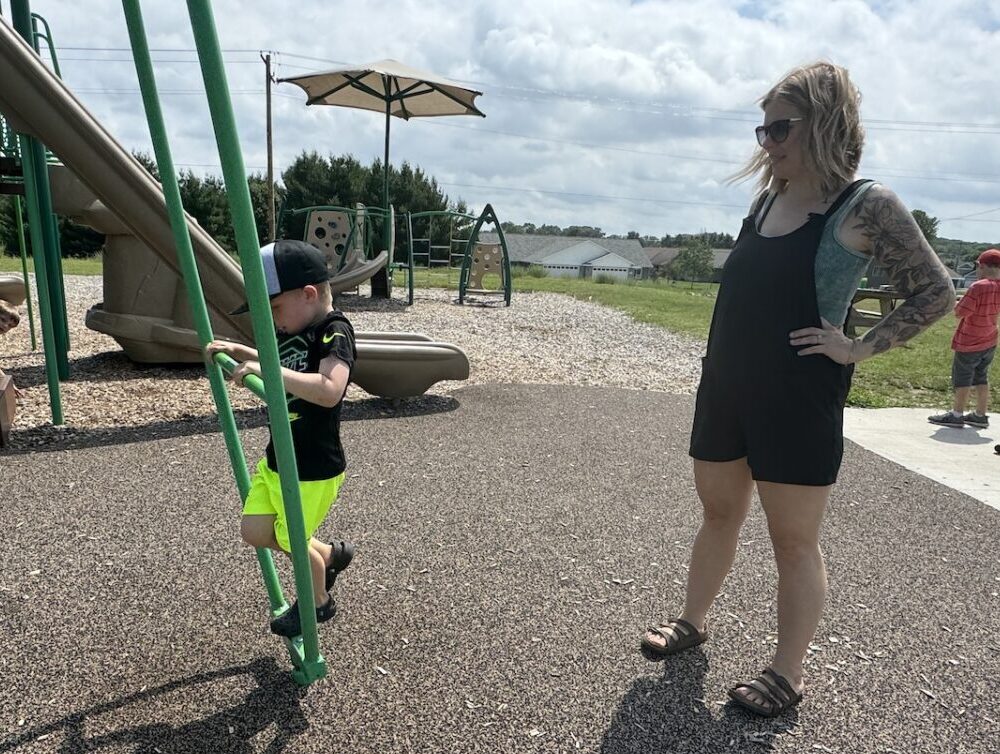 How this Wisconsin mom is helping a family grow through surrogacy