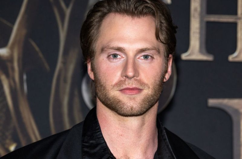 Calahan Skogman posing for photo at an event.