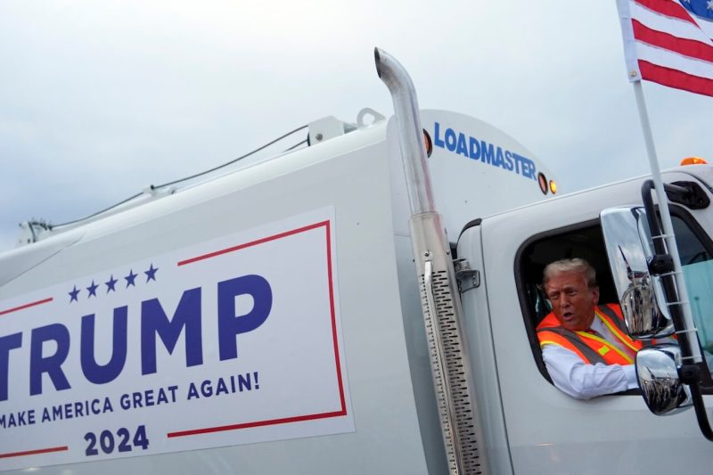Trump garbage truck Green Bay 2024