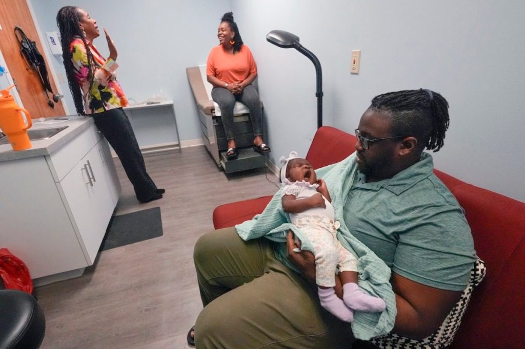 Wisconsin Republicans and Democrats agree on postpartum Medicaid coverage—but the Speaker doesn’t