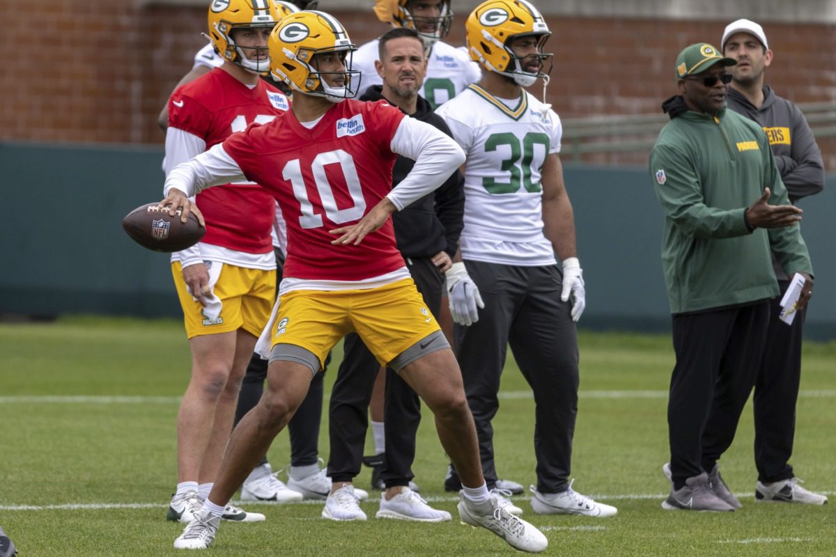 Green Bay Packers quarterback Jordan Love throws