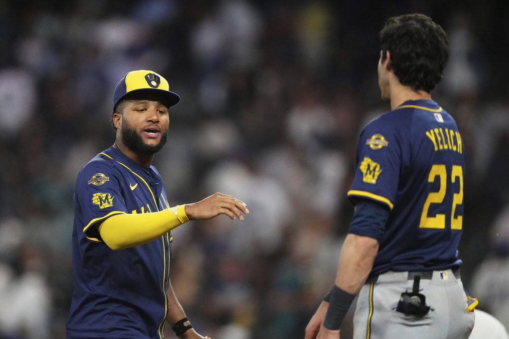 Brewers become first NL team to reach 60 victories, riding 11-game win streak