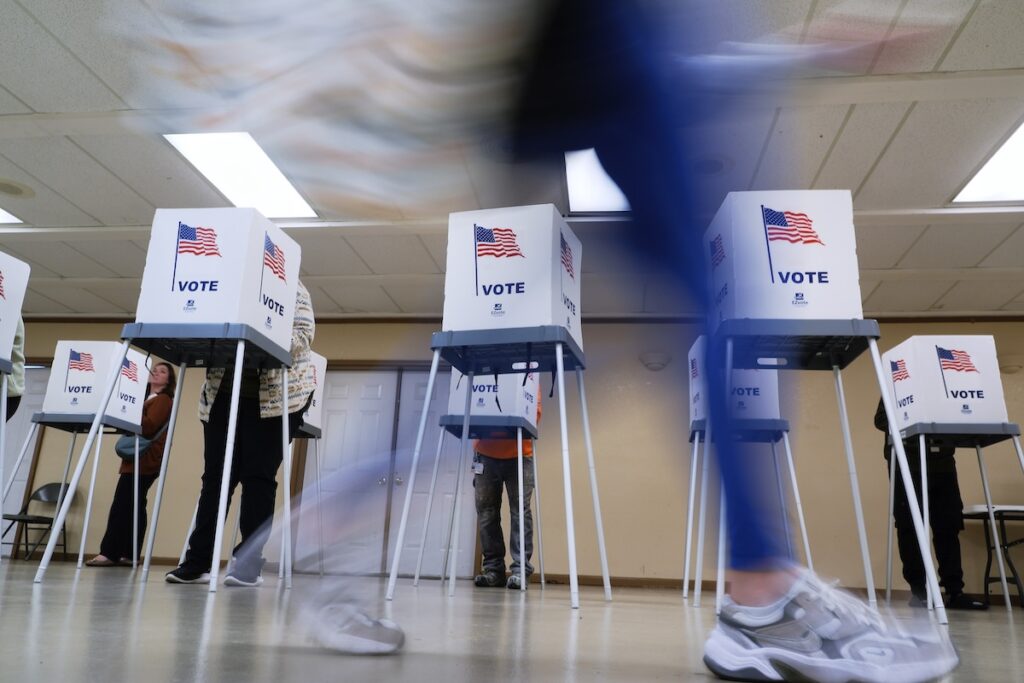 VOTING IN WISCONSIN - Up North News