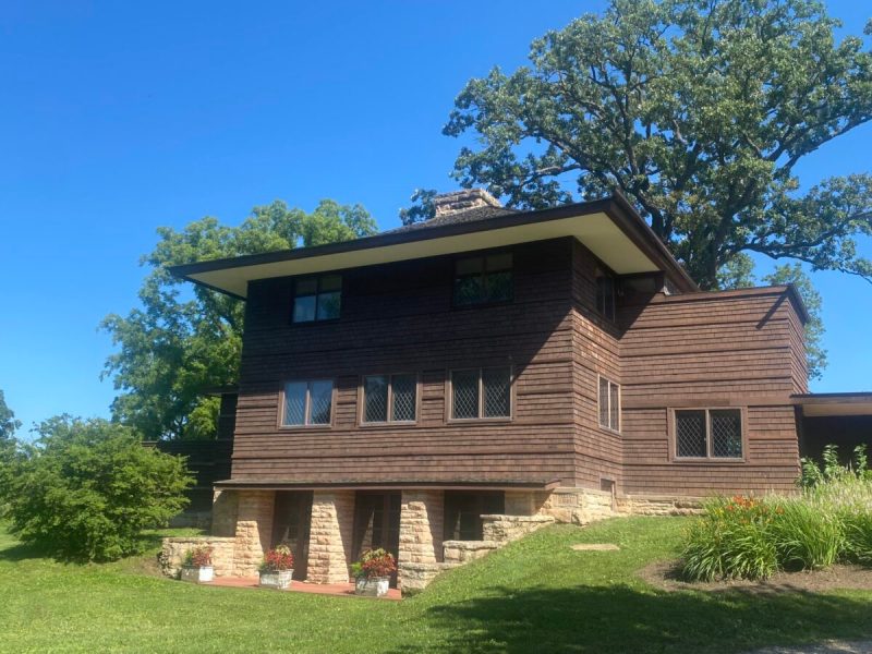 frank lloyd wright designed the Tan-y-Deri House, a creative writing retreat