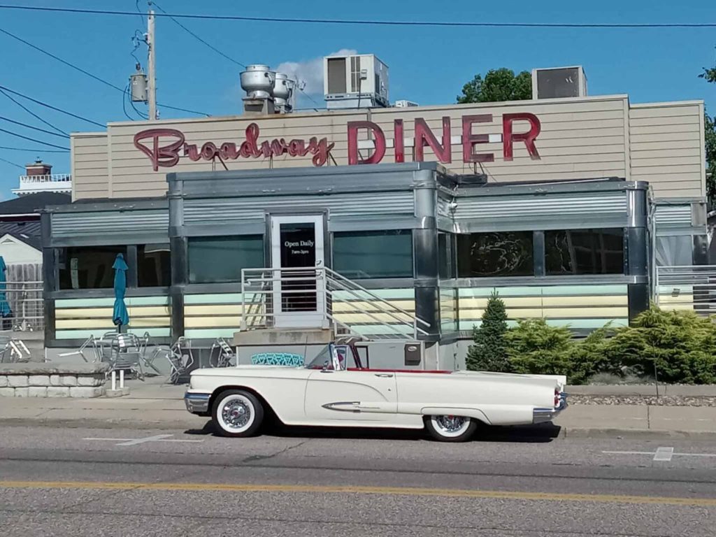 9 classic roadside diners in Wisconsin that are worth a detour