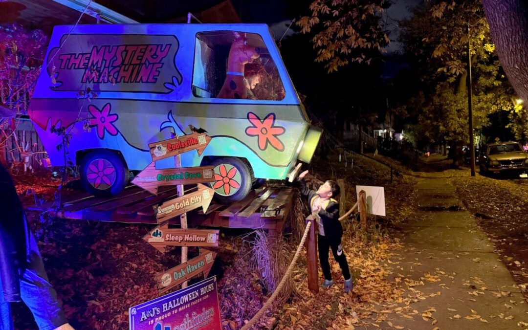 Scooby Doo, Holy Hill skeletons … and Taylor Swift! These Wisconsin Halloween displays are must-see
