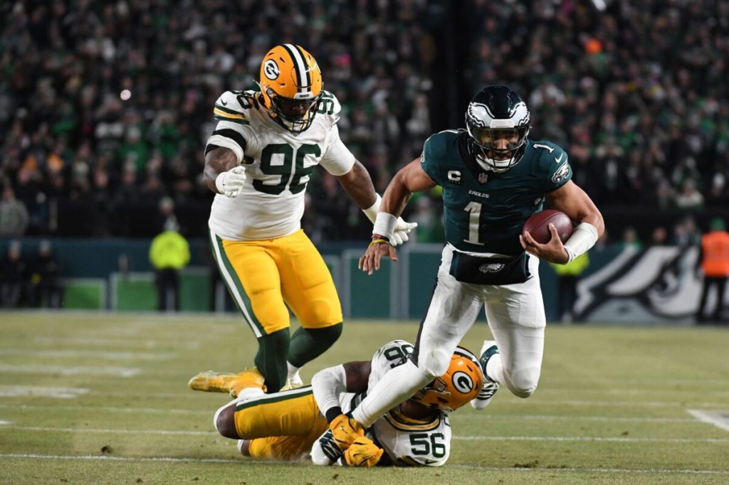 Packers-Eagles game will honor military members and veterans, and other things to know