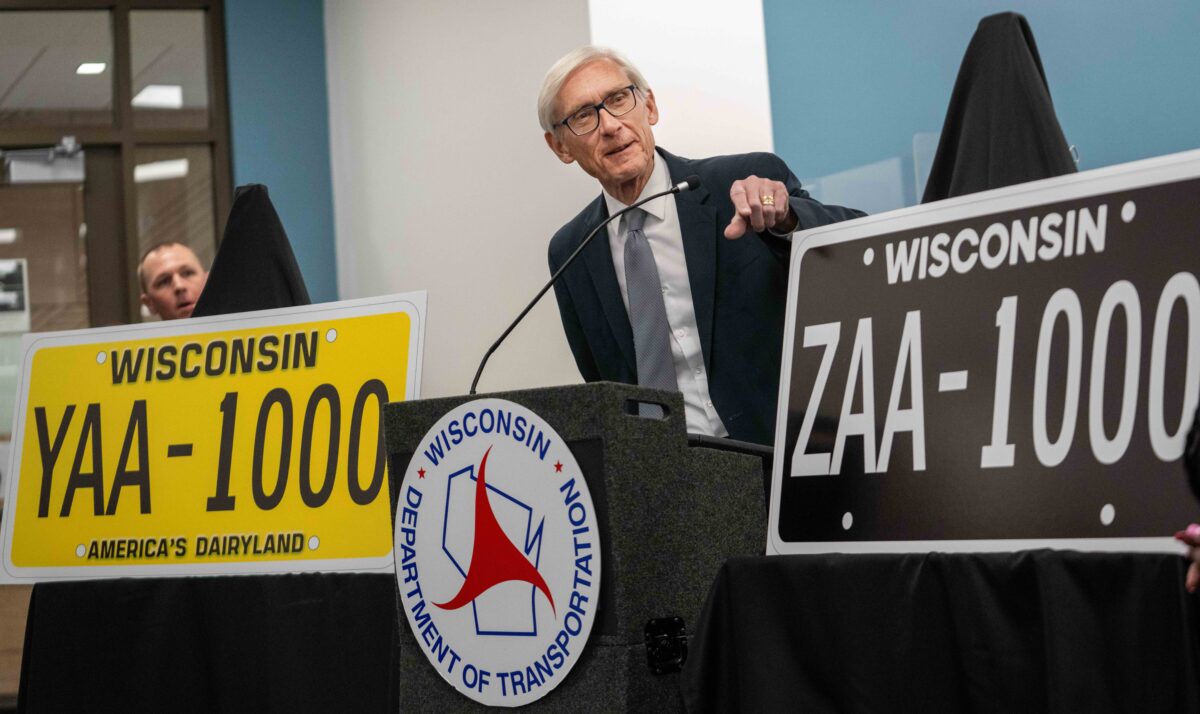 Wisconsin unveils blackout, retro yellow license plates