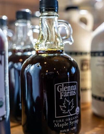 Whether it’s poured on top of a pile of pancakes or added to sweeten up a recipe, there is no denying that maple syrup is a delicious addition to a wide array of dishes.