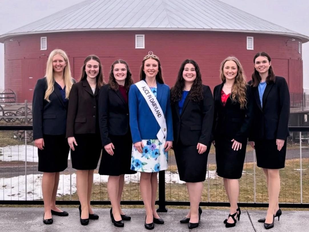 Alice in Dairyland contestants.