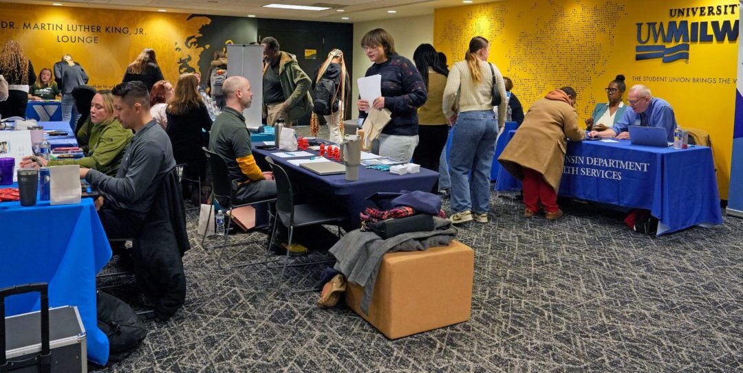 Entering the job market gets tougher for college graduates in AI era