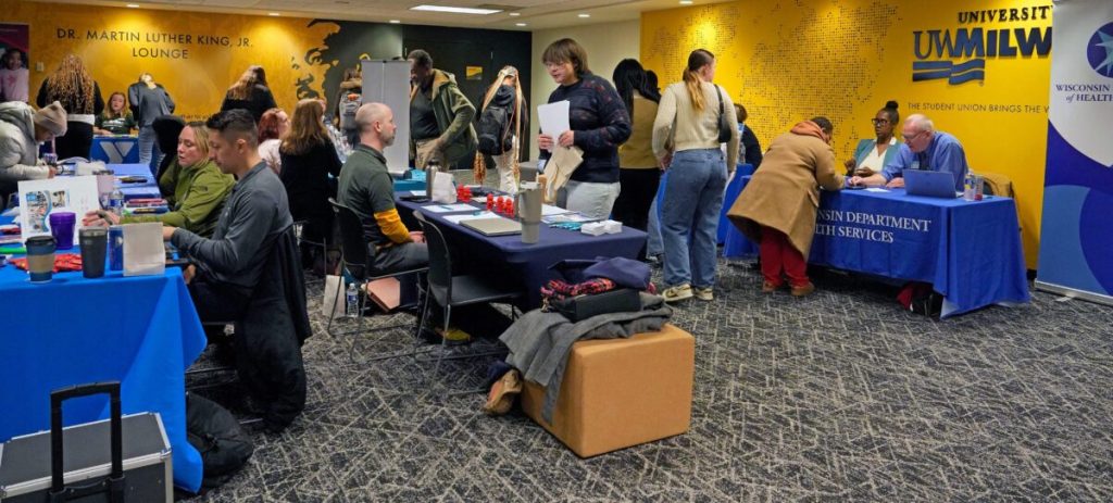 Entering the job market gets tougher for college graduates in AI era