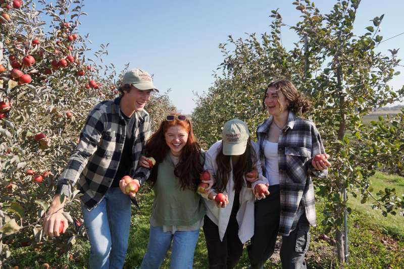 apple orchards & pumpkin patches Fond du Lac County