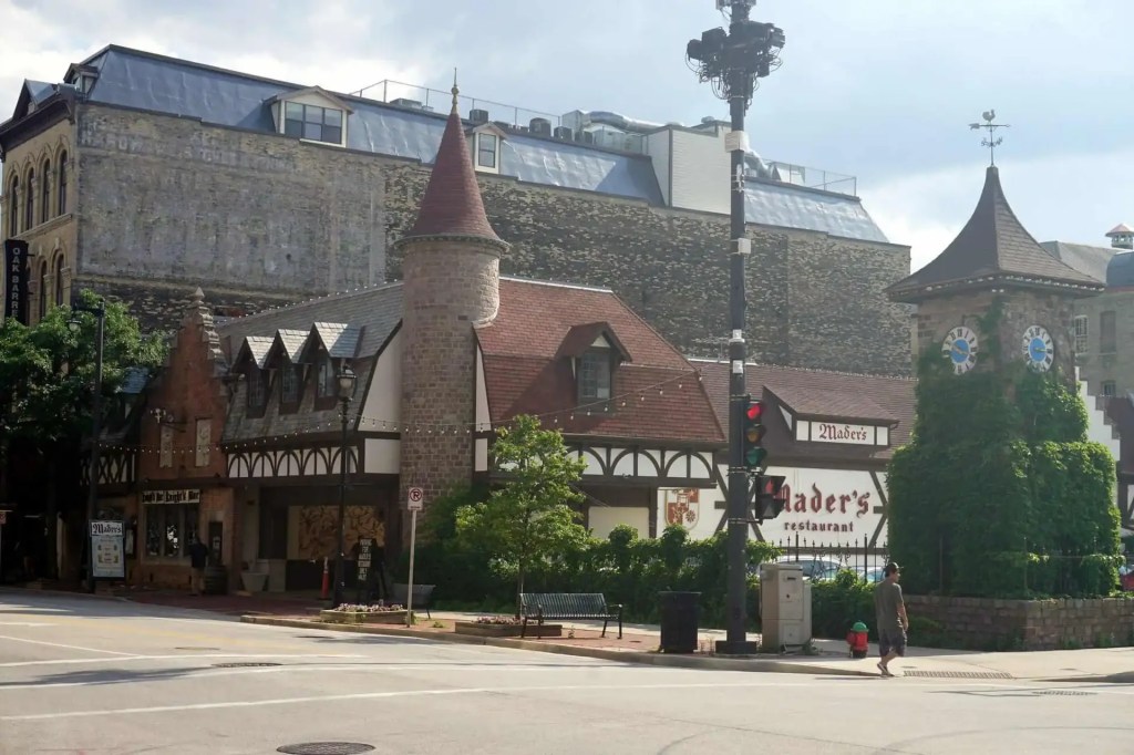 9 of WI’s oldest restaurants worth visiting